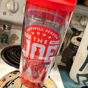 NWT Detroit Red Wings Water Bottle